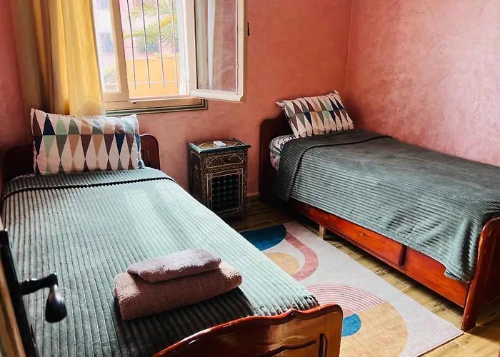 Julie\'S Airport Apartment